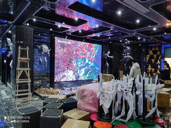 西华室内P2.5全彩显示屏